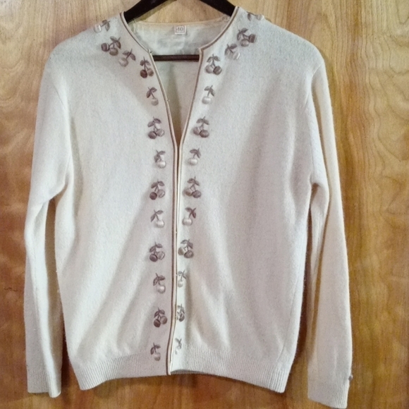 Vintage sweater tan embroidery 40 - Picture 2 of 13